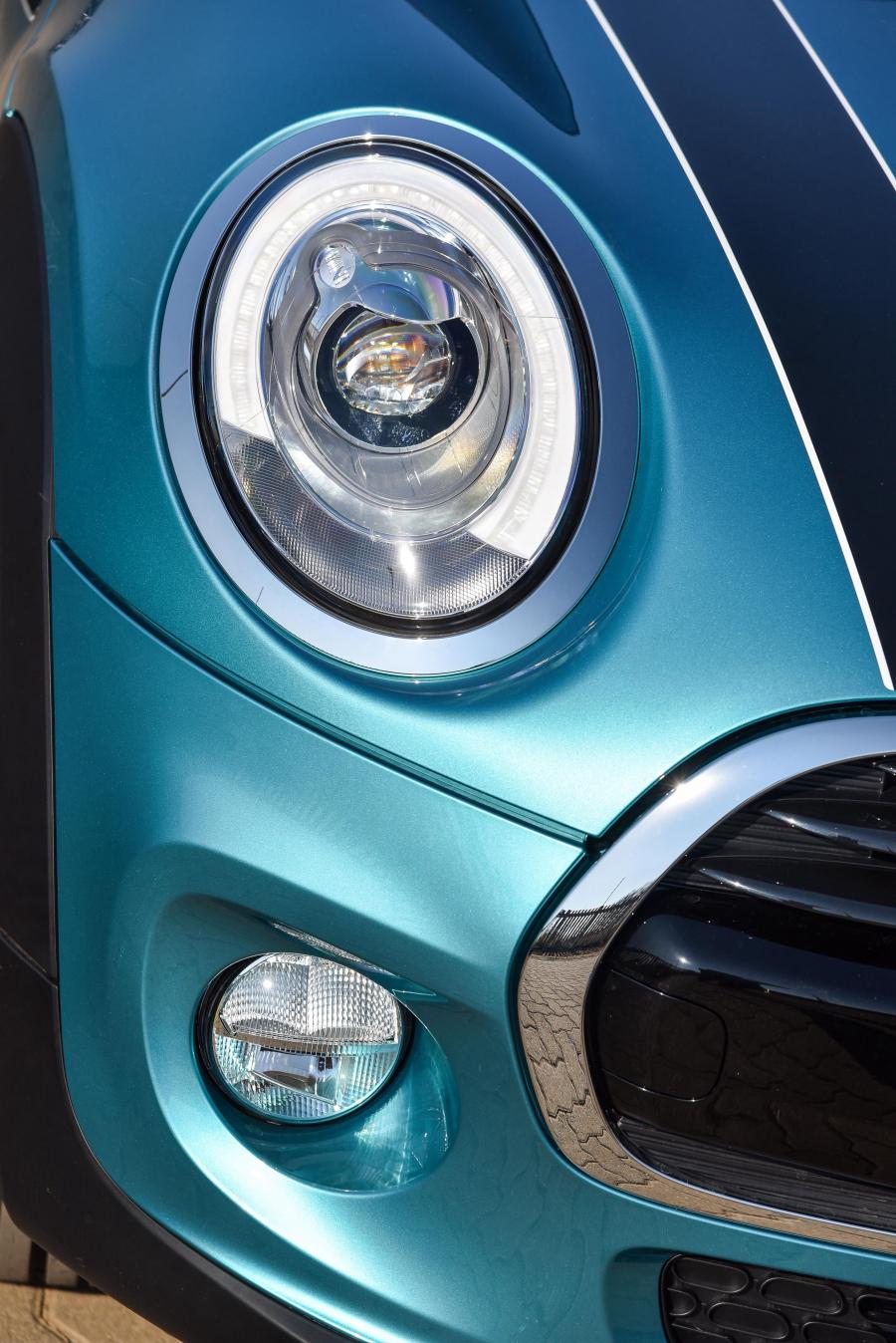 Детали экстерьера Mini Cooper Caribbean Aqua (F56) 2017 года  (ZA) (фото 18 из 18)
